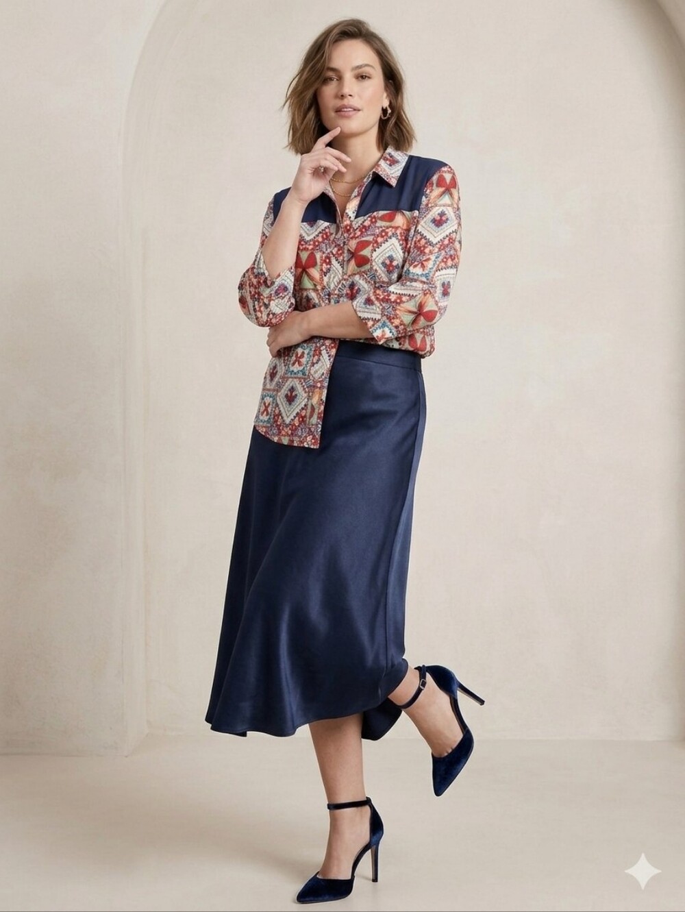 Medium Women's Navy & Red Geometric Butterfly Button-Up Top